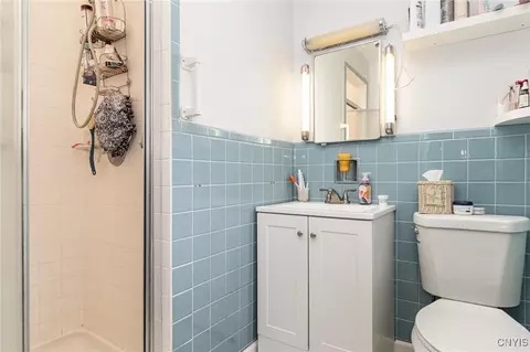 Bath - 310 Wedgewood Ter, Syracuse, NY 13214 photo 3 of 3
