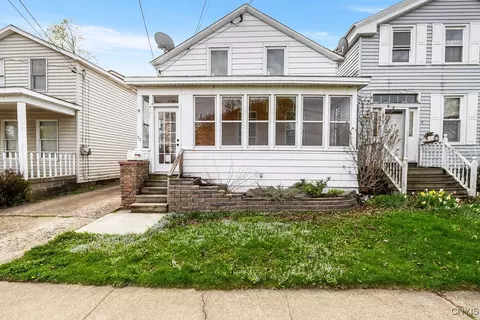 32 E 5th St, Oswego, NY 13126
