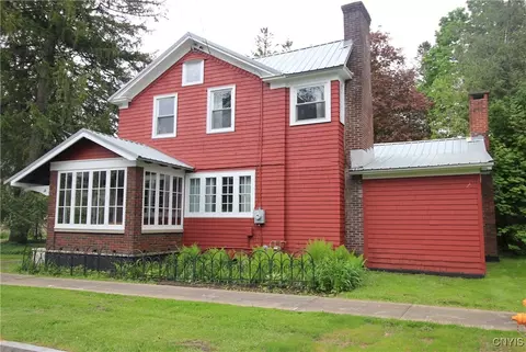 14 Fenner St, Cazenovia, NY 13035
