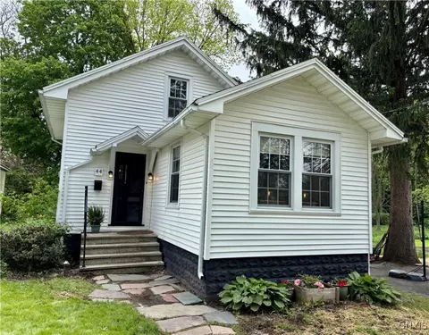 44 Golf Ave, New Hartford, NY 13413