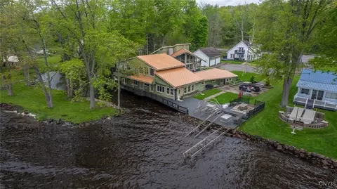 1079 State Route 49, Bernhards Bay, NY 13028
