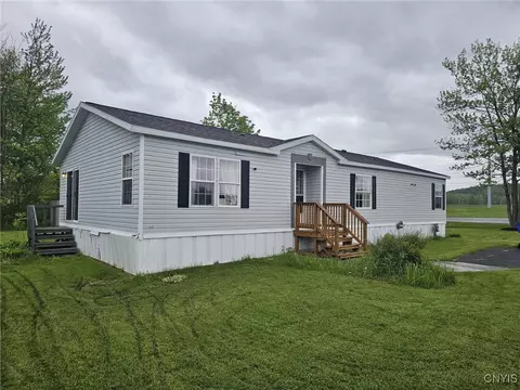 102 Stonehedge Dr, Brutus, NY 13166