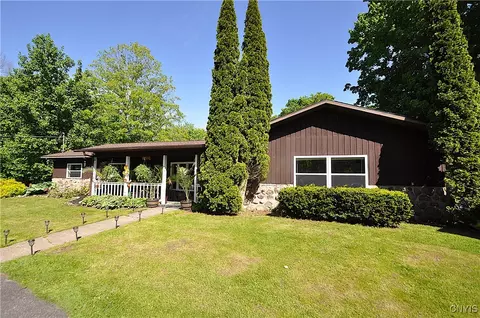 62 Hayfly Rd, Scriba, NY 13126