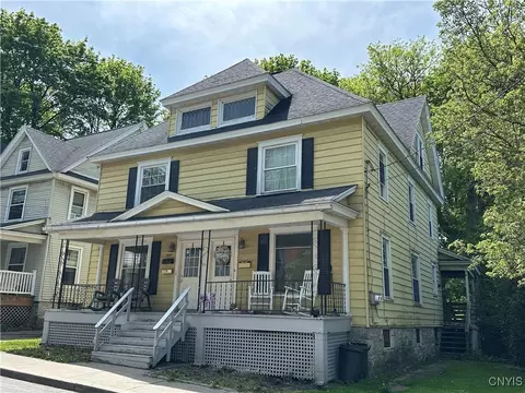 13 School St, Auburn, NY 13021