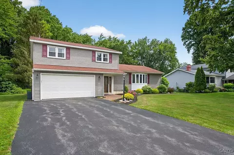 407 Branchwood Dr, Salina, NY 13090