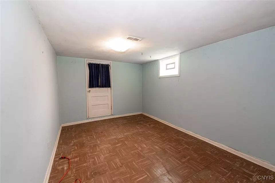 Bedroom - 219 Longmeadow Dr, Syracuse, NY 13205 photo 12 of 14