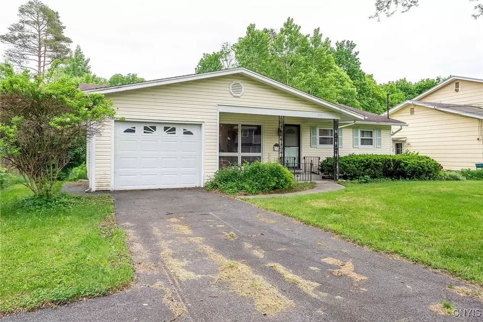 Exterior - 219 Longmeadow Dr, Syracuse, NY 13205 photo 2 of 10