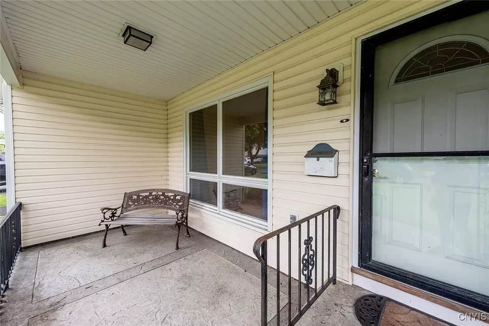 Exterior - 219 Longmeadow Dr, Syracuse, NY 13205 photo 4 of 10