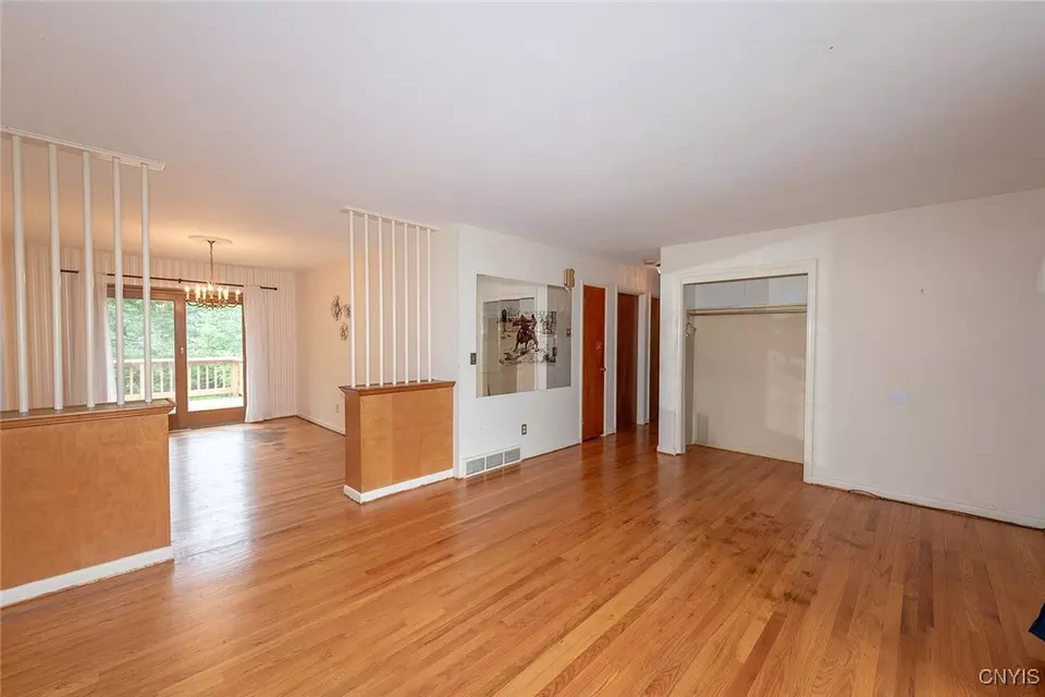 Living - 219 Longmeadow Dr, Syracuse, NY 13205 photo 2 of 4