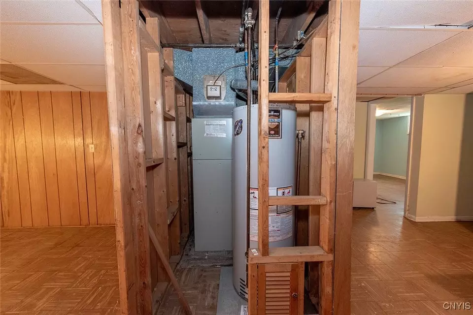 Entry Way - 219 Longmeadow Dr, Syracuse, NY 13205 photo 3 of 3