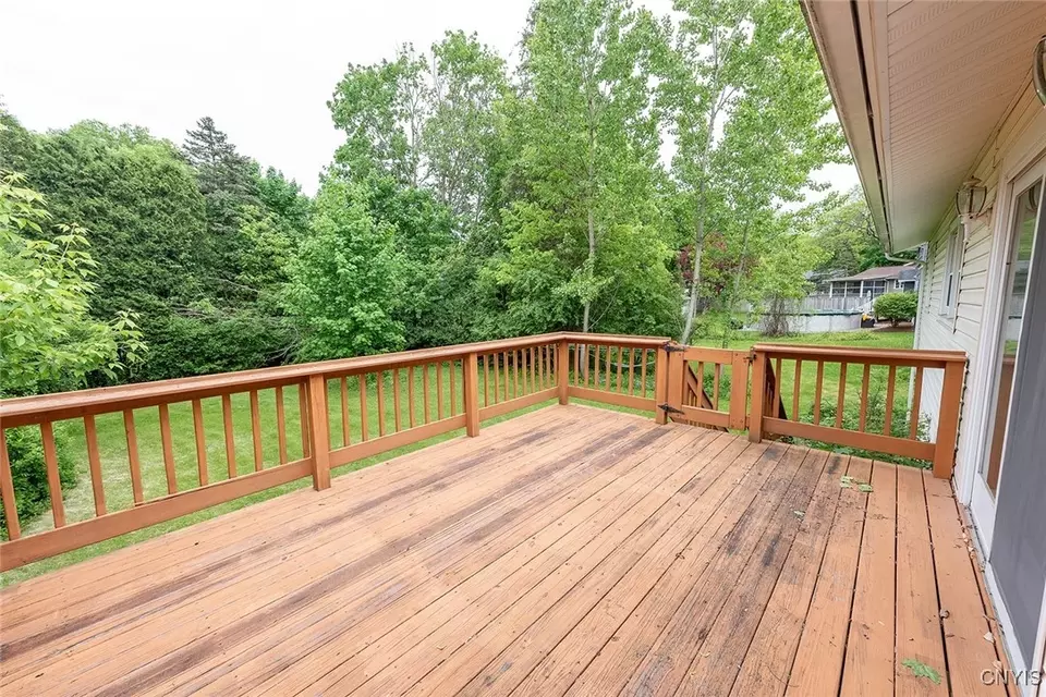 Exterior - 219 Longmeadow Dr, Syracuse, NY 13205 photo 6 of 10