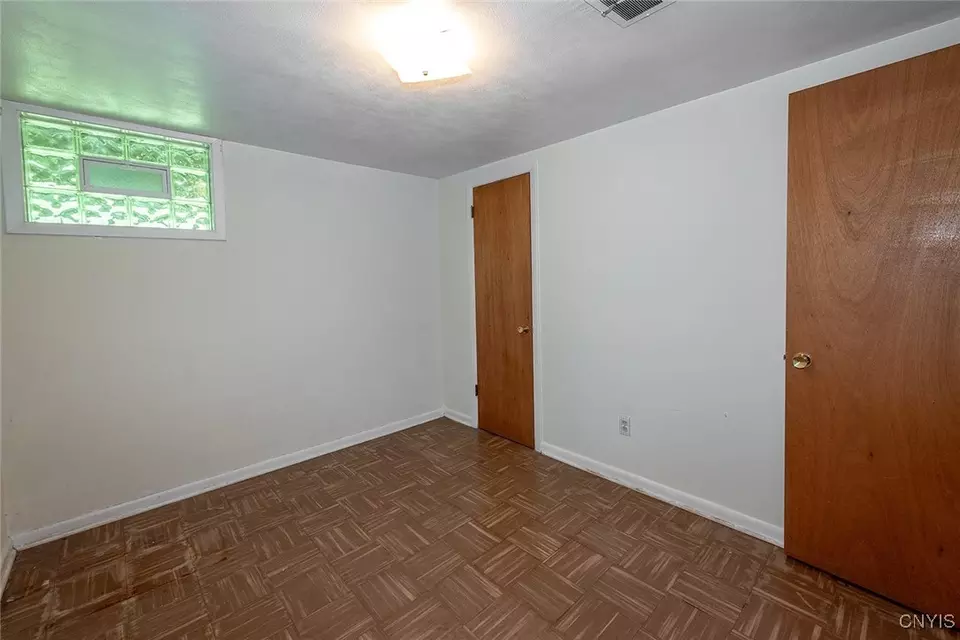 Bedroom - 219 Longmeadow Dr, Syracuse, NY 13205 photo 10 of 14