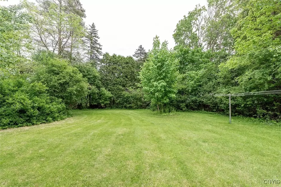 Exterior - 219 Longmeadow Dr, Syracuse, NY 13205 photo 7 of 10