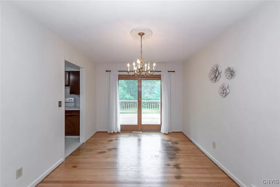 Dining - 219 Longmeadow Dr, Syracuse, NY 13205 photo 3 of 3