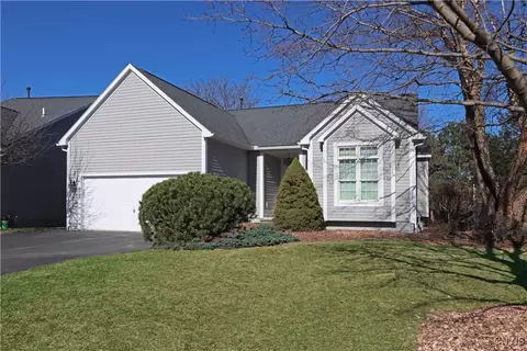 5205 Hook Cir, Jamesville, NY 13078