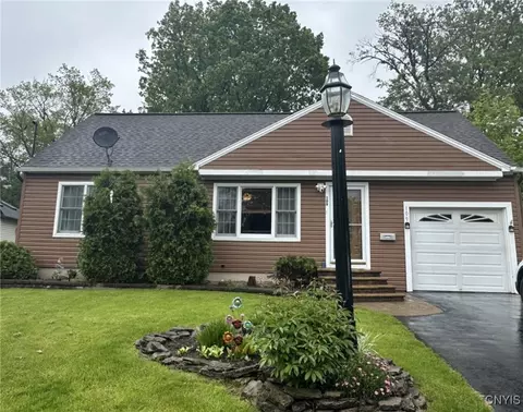 109 Plaxdale Rd, Salina, NY 13088