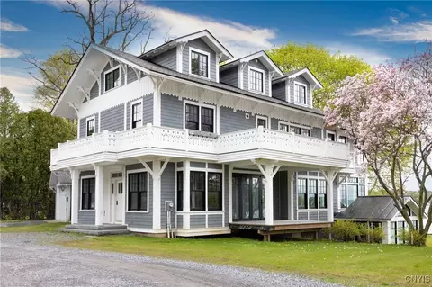 3 W Lake St, Skaneateles, NY 13152