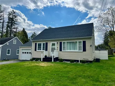 19 Pleasantview Pl, Whitestown, NY 13492