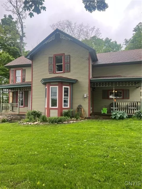6265 Haslauer Rd, Stockbridge, NY 13409
