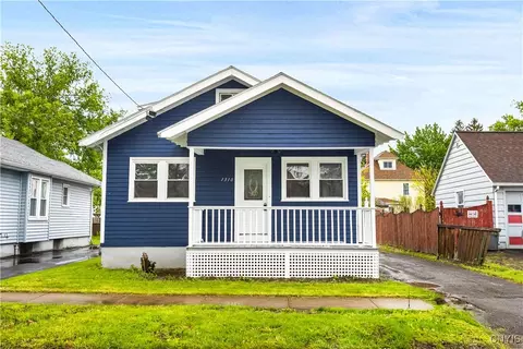 1310 Oak St, Utica, NY 13502