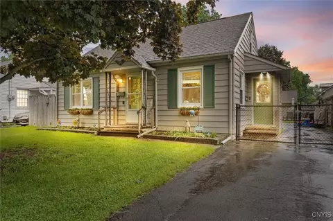 153 Everingham Rd, Onondaga, NY 13205