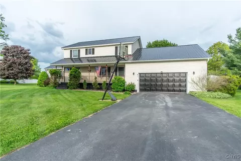 1 Carol Dr, Adams, NY 13605
