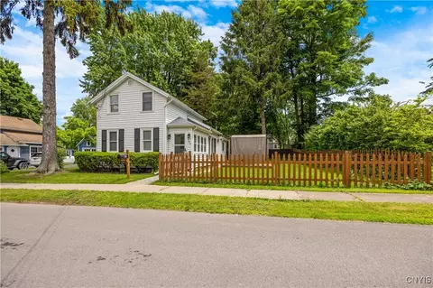 105 Beach St, Fayetteville, NY 13066