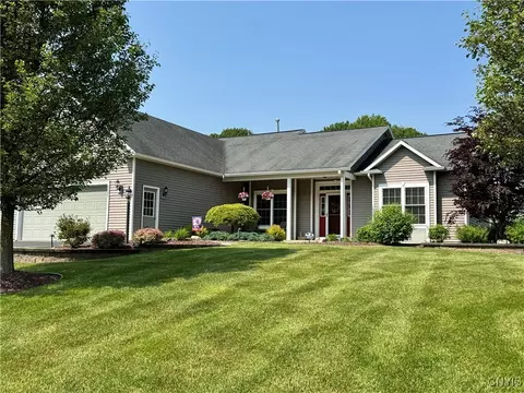 8495 Newbury Pl, Clay, NY 13041