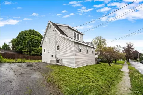 84 N Lewis St, Auburn, NY 13021