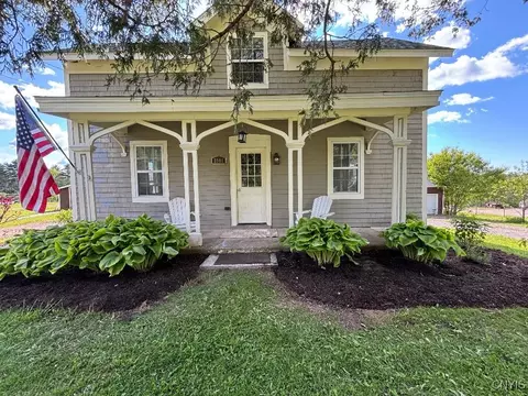 3981 E Road Rd, Cazenovia, NY 13035