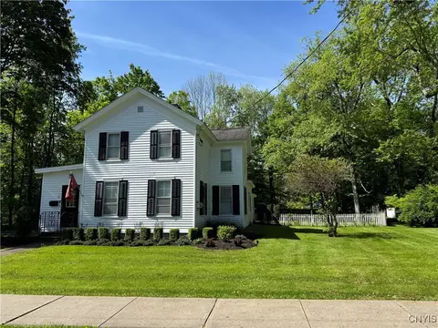 22 Hamilton St, Hamilton, NY 13346