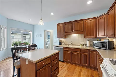 201 Falling Brk, Fayetteville, NY 13066 photo 7