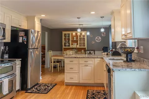 8401 Quadrant Ln, Baldwinsville, NY 13027 photo 9