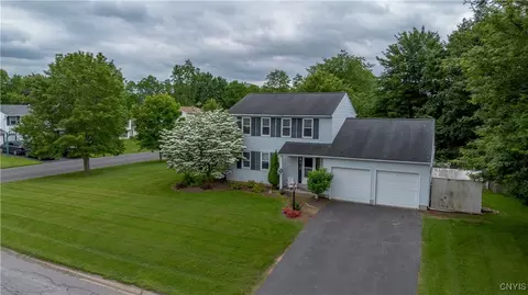 8401 Quadrant Ln, Baldwinsville, NY 13027 photo 2