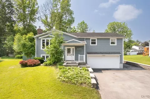 4190 Stepping Stone Ln, Clay, NY 13090