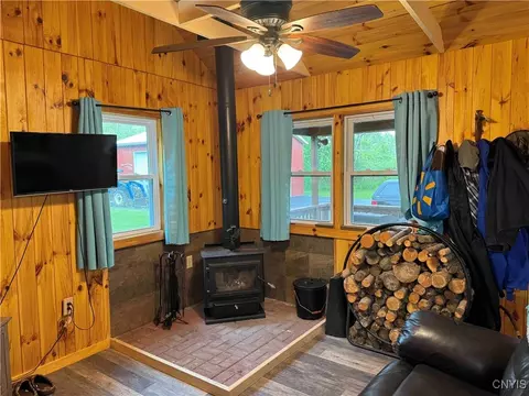 Living - 9727 Hall Rd, Somerset, NY 14012 photo 2 of 4
