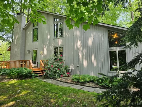 8807 Wandering Way, Lysander, NY 13027