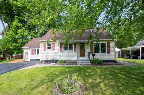 101 Van Mara Dr, Syracuse, NY 13212