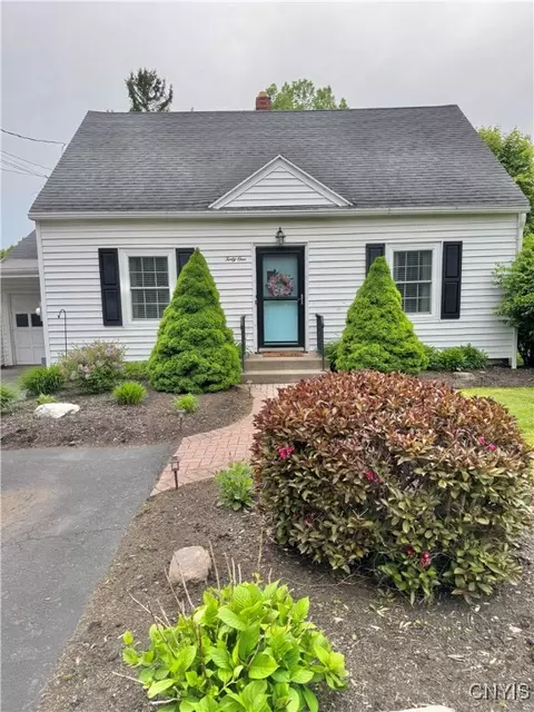 41 Letchworth St, Owasco, NY 13021