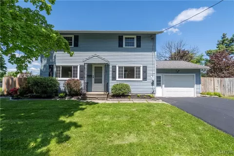 107 Rosewood Dr, Liverpool, NY 13090