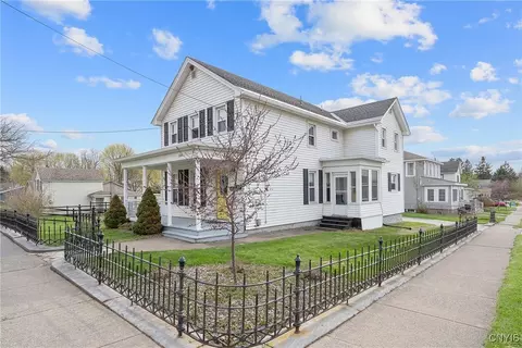 184 Liberty St, Oswego, NY 13126