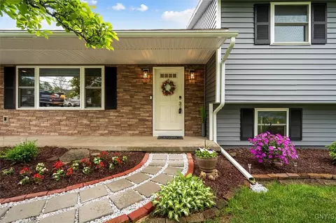 1 Christopher Cir, New Hartford, NY 13413