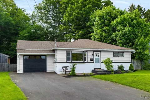 461 Van Ellis Rd, Utica, NY 13502