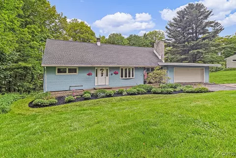 27 Fineview Dr, Deerfield, NY 13502