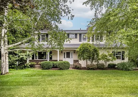 8357 Vassar Dr, Manlius, NY 13104