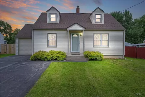 112 Traister Dr, Salina, NY 13088