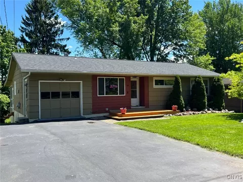 107 Stonecrest Dr, Syracuse, NY 13214