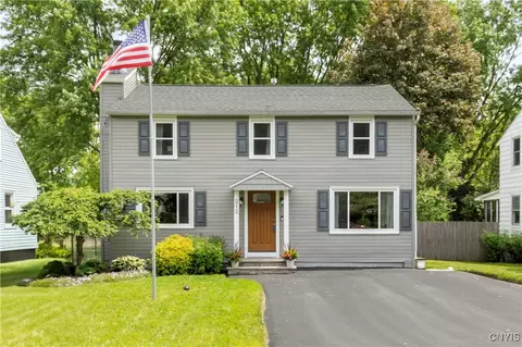 212 Hunt Dr, Fayetteville, NY 13066