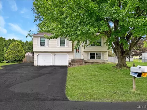 8304 Radian, Baldwinsville, NY 13027