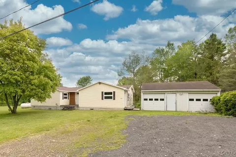 308 Mullen Rd, Volney, NY 13069